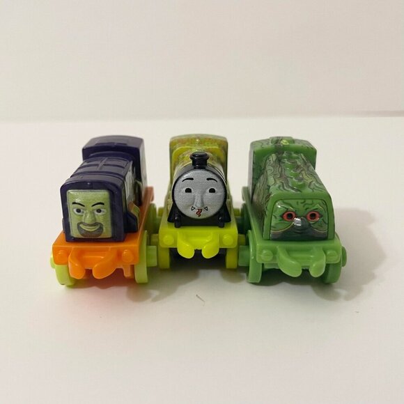 Lot of 9 Fisher Price Thomas and Friends Minis Train Engines - Picture 7 of 16